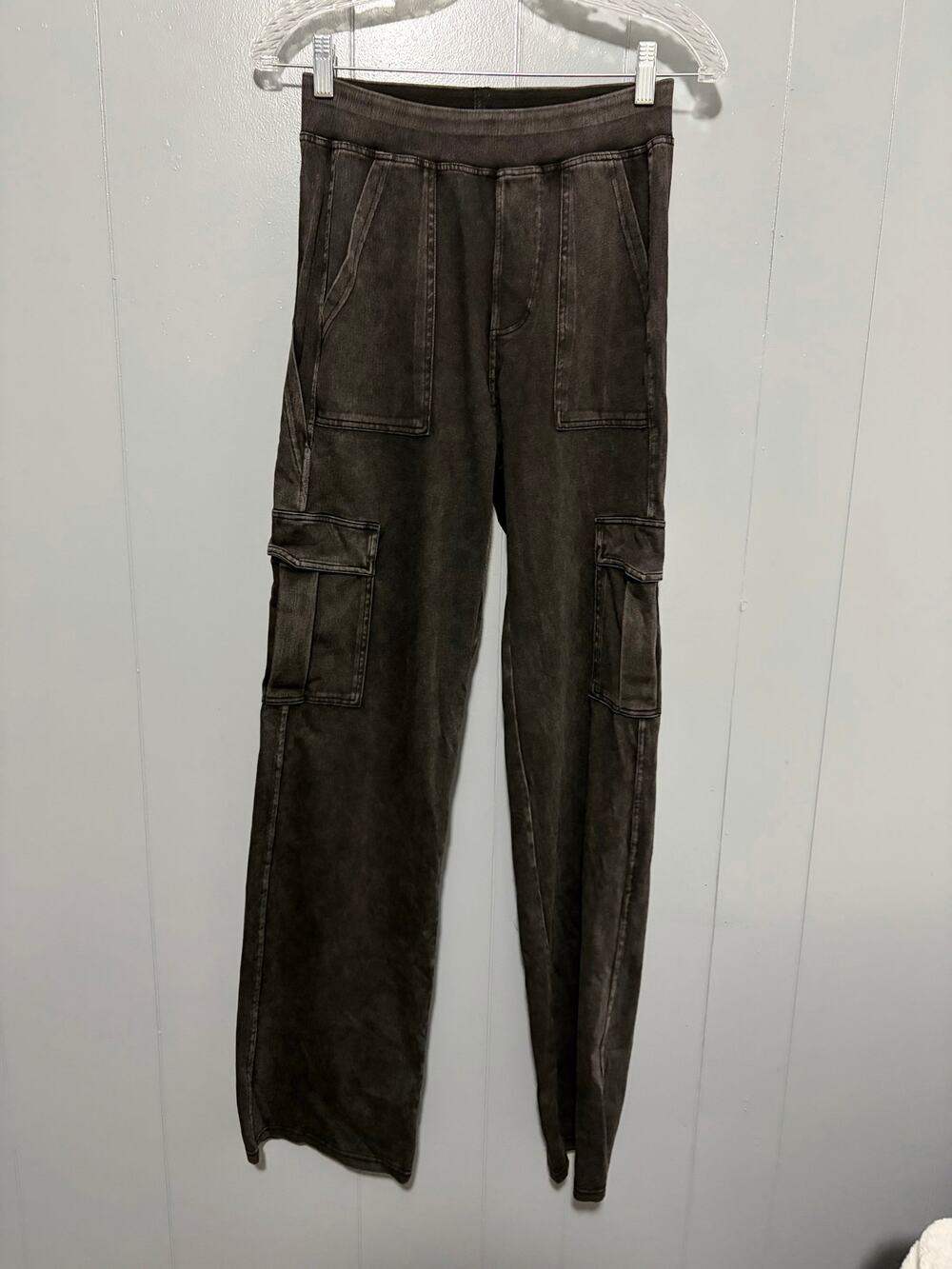 NEW Halara Flex™ Black Mid Rise Pockets Straight Leg Casual Cargo Jeans ST